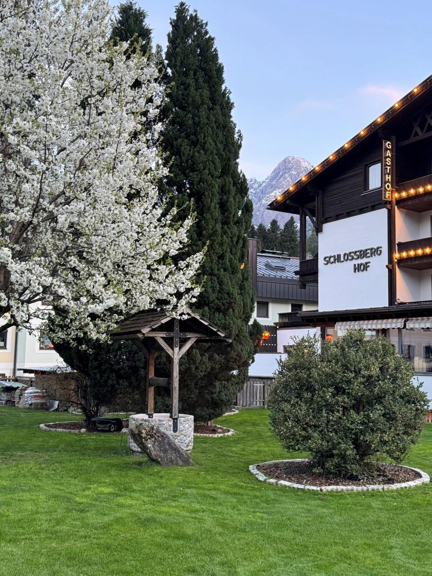 Gasthof Schlossberghof Lienz Exterior photo